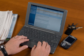 Illustration for article titled Palm Foleo: A Laptop For Your Smartphone
